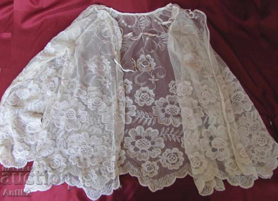 Auction  30 Old Ladies Blouse, Cloak