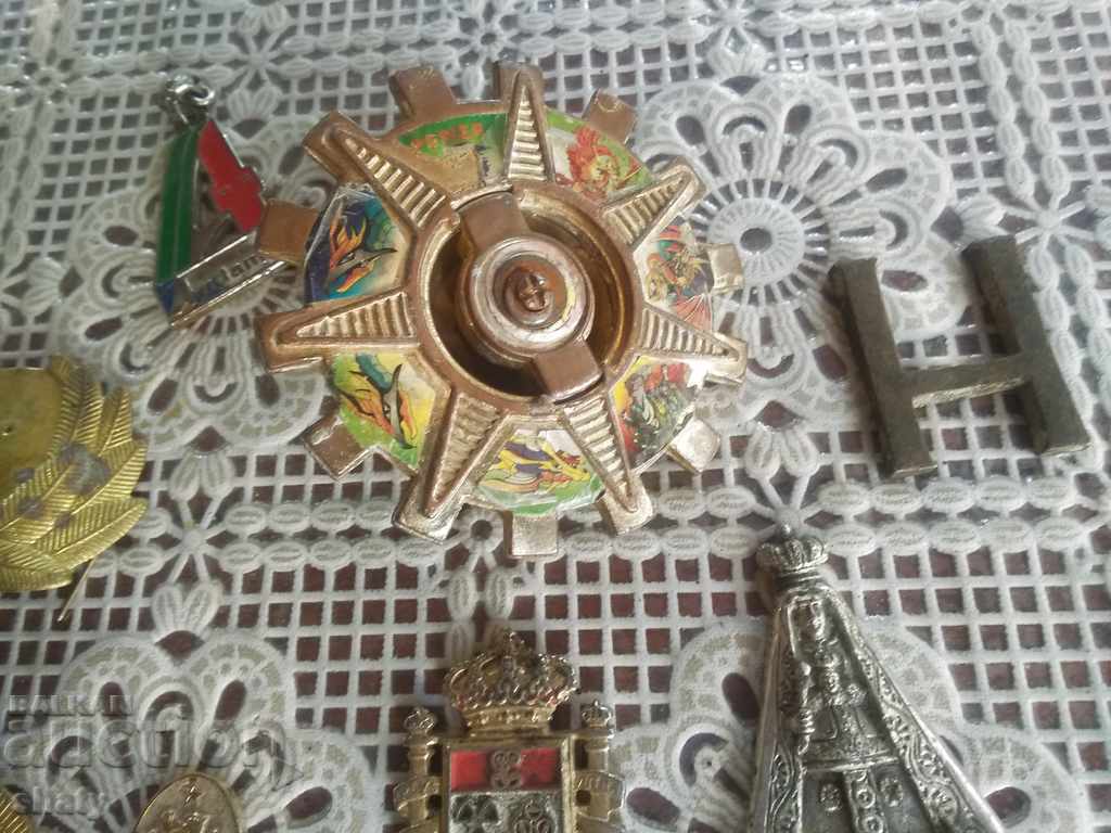 Delivery of Old badges, cockades. Delivery of Old badges, cockades.