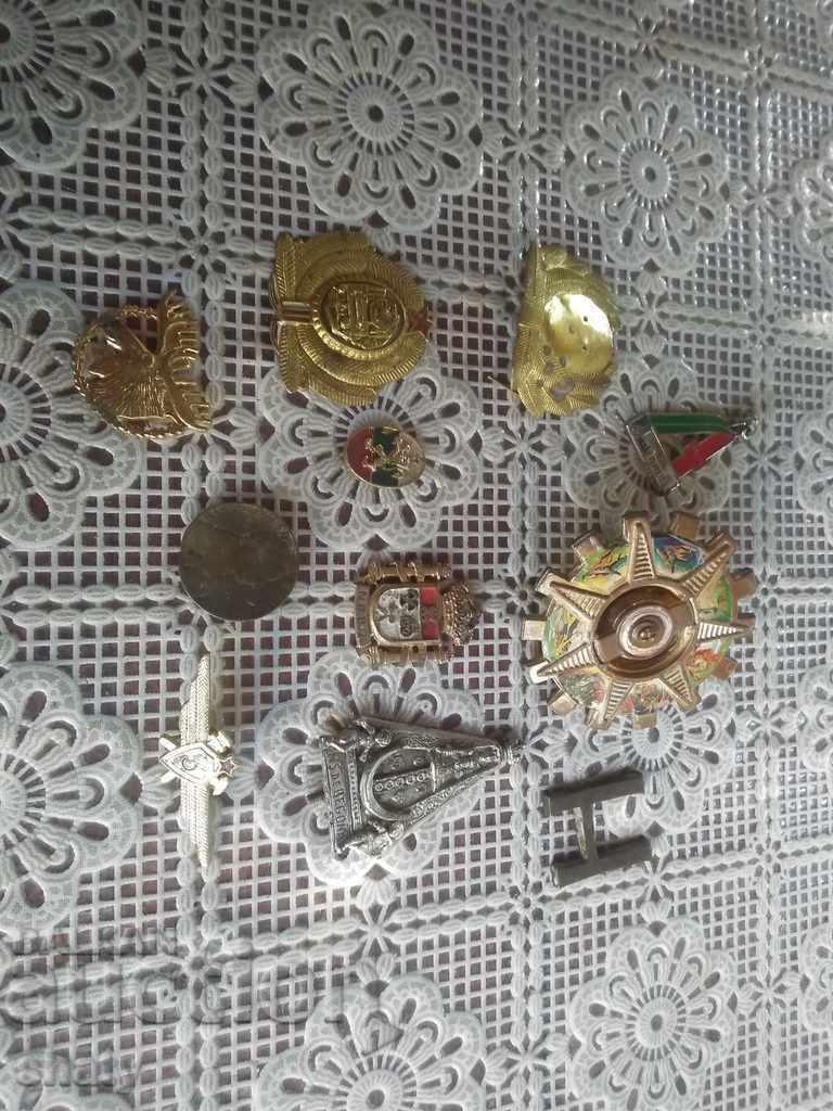 Old badges, cockades. - 5 Old badges, cockades. - 5
