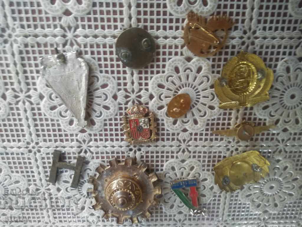 Old badges, cockades. - 6 Old badges, cockades. - 6