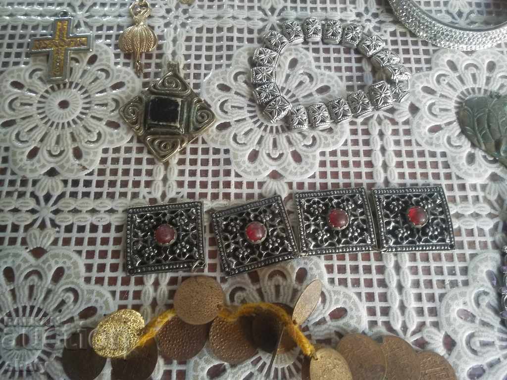 Auction Old jewelry, bracelets. Auction Old jewelry, bracelets.