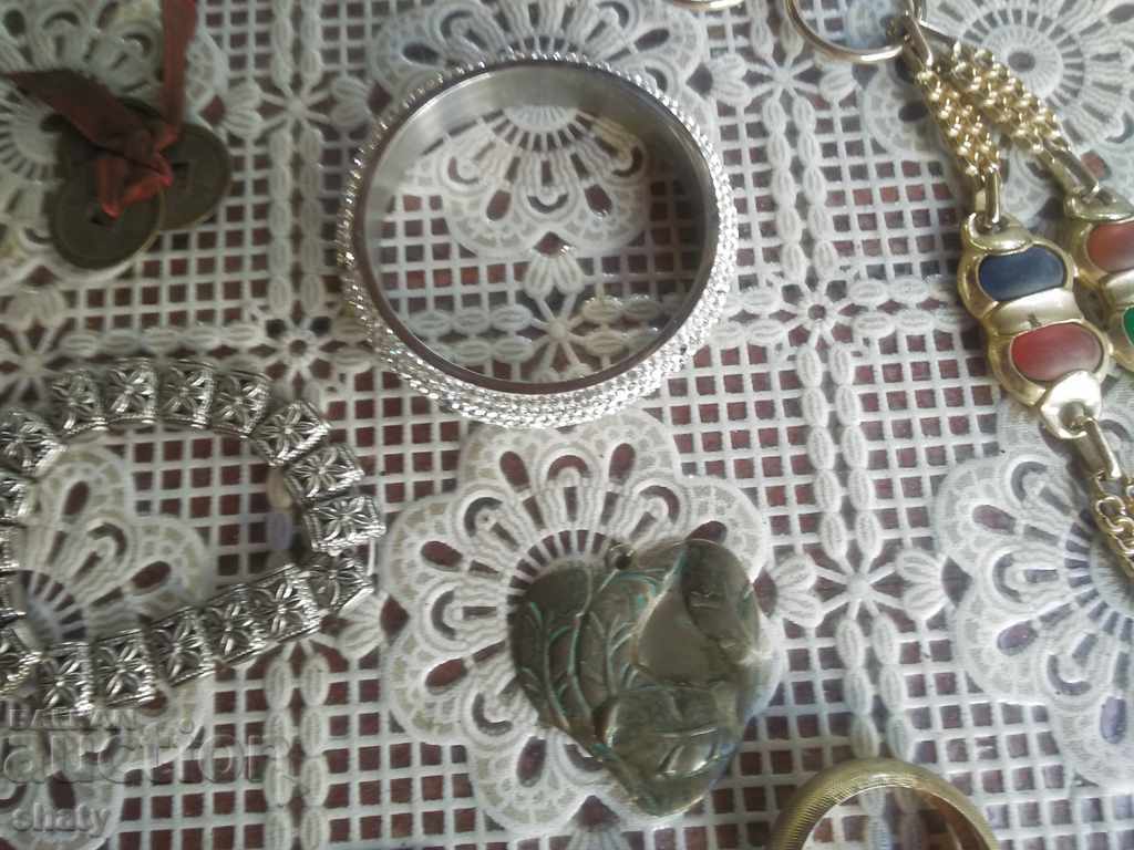 Delivery of Old jewelry, bracelets. Delivery of Old jewelry, bracelets.
