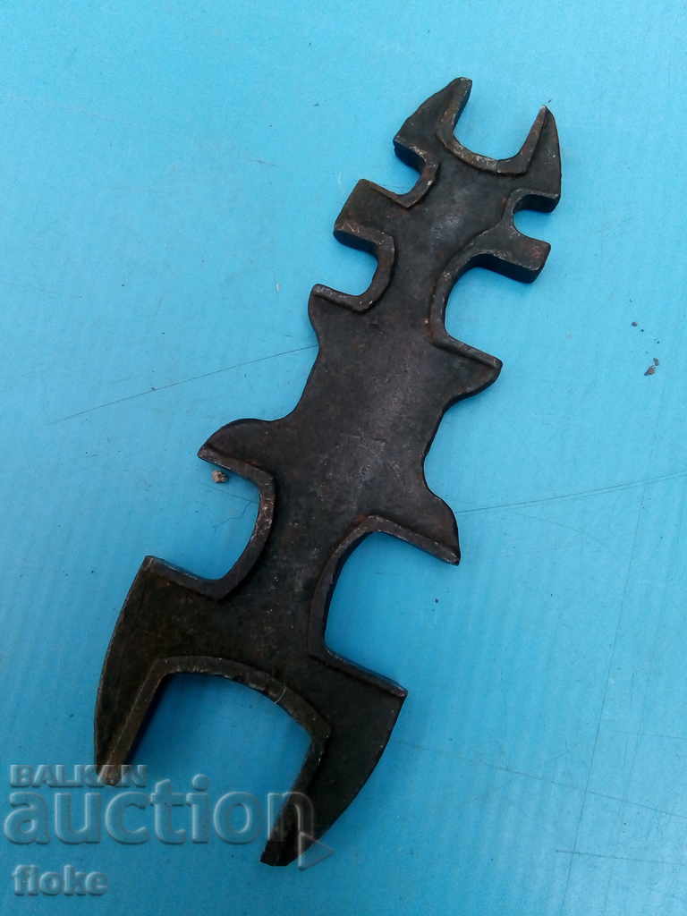 Аукцион Стар гаечен ключ Аукцион Стар гаечен ключ