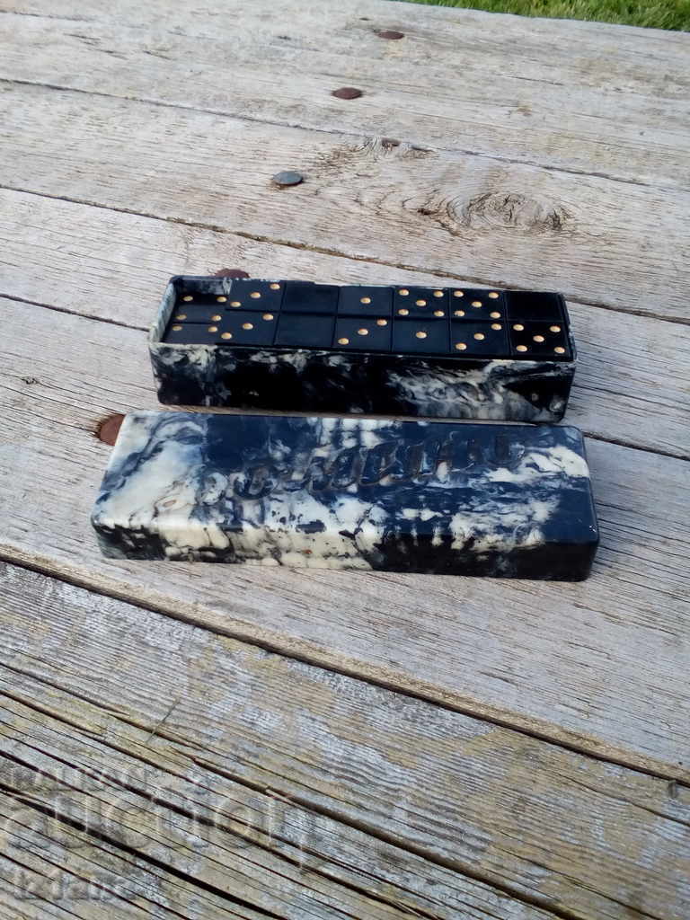 Auction Old domino Auction Old domino