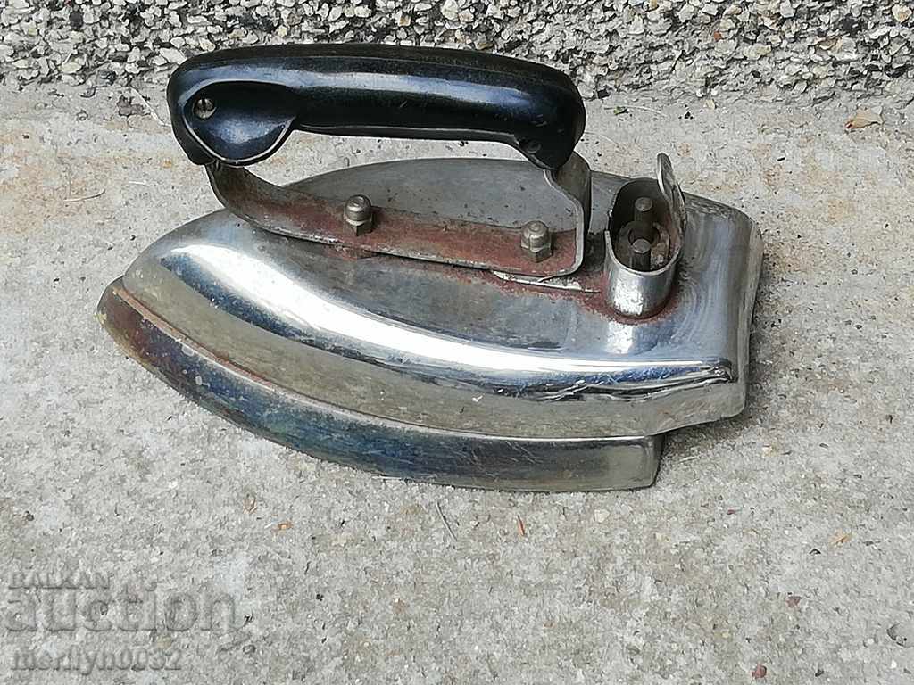 Old Electric Iron Curl - 7 Old Electric Iron Curl - 7