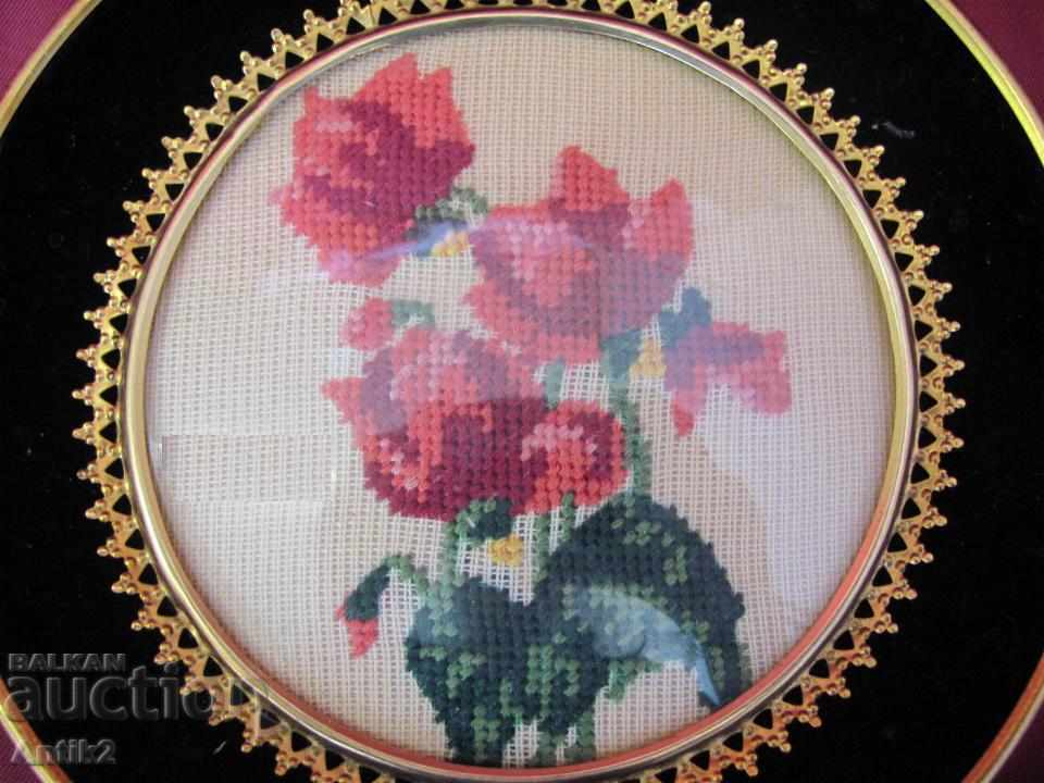 Auction The 40 Old Hand-Shaped Tapestries 2 pieces Auction The 40 Old Hand-Shaped Tapestries 2 pieces