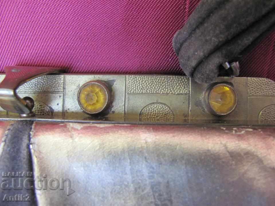 Auction The 40 Old Ladies' Bronze Holsters Auction The 40 Old Ladies' Bronze Holsters