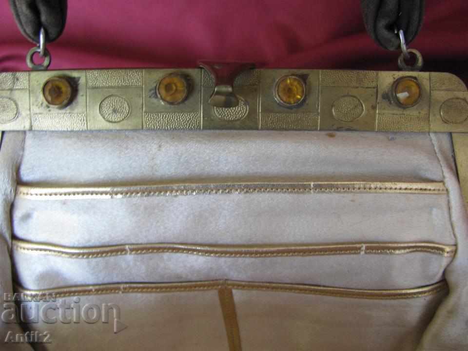 The 40 Old Ladies' Bronze Holsters - 5 The 40 Old Ladies' Bronze Holsters - 5