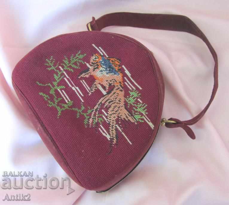 Οι 70 κυρίες τσάντες χειρός κεντήματα με τιμή 25.00 BGN | € 12.78 Οι 70 κυρίες τσάντες χειρός κεντήματα με τιμή 25.00 BGN | € 12.78