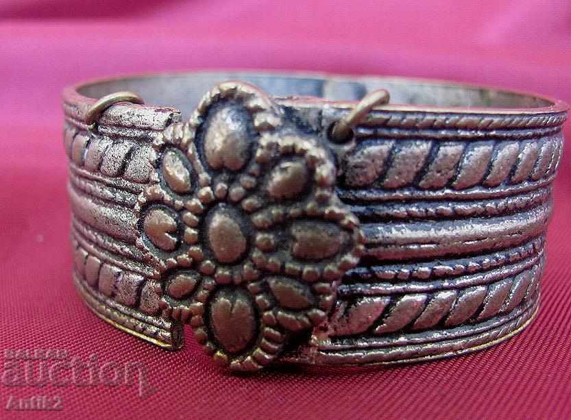 Auction  19th century Bronze Bracelet silver plated