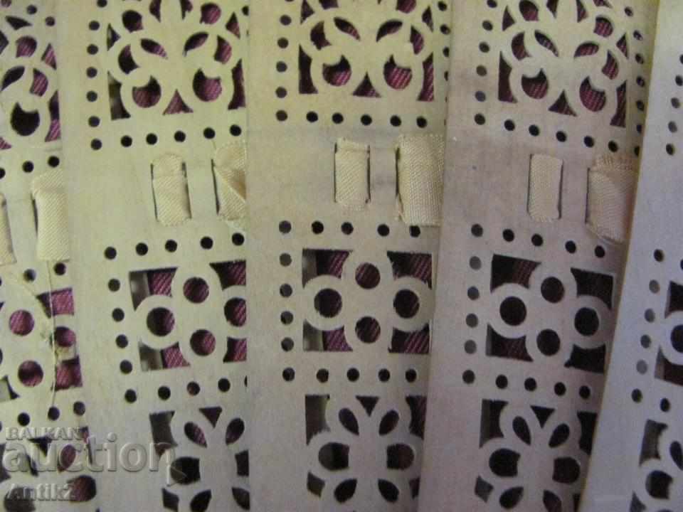 19 Century Wooden Ladies Fan - 5 19 Century Wooden Ladies Fan - 5