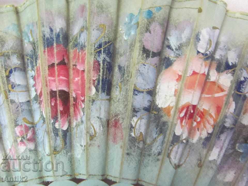 Delivery of 19 Century Wooden Ladies Fan Delivery of 19 Century Wooden Ladies Fan