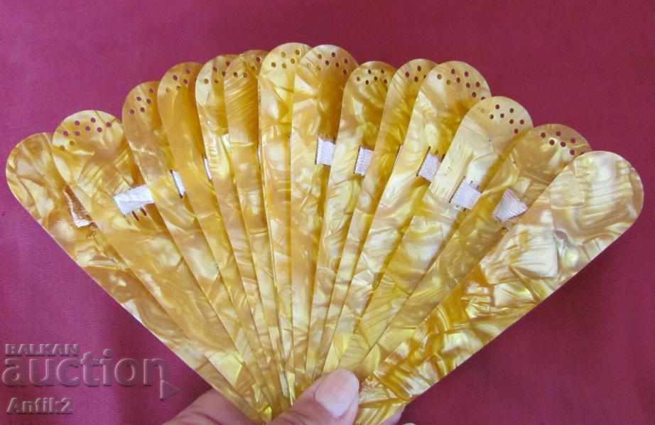 Auction The 40 Women's Celluloid Fans Auction The 40 Women's Celluloid Fans