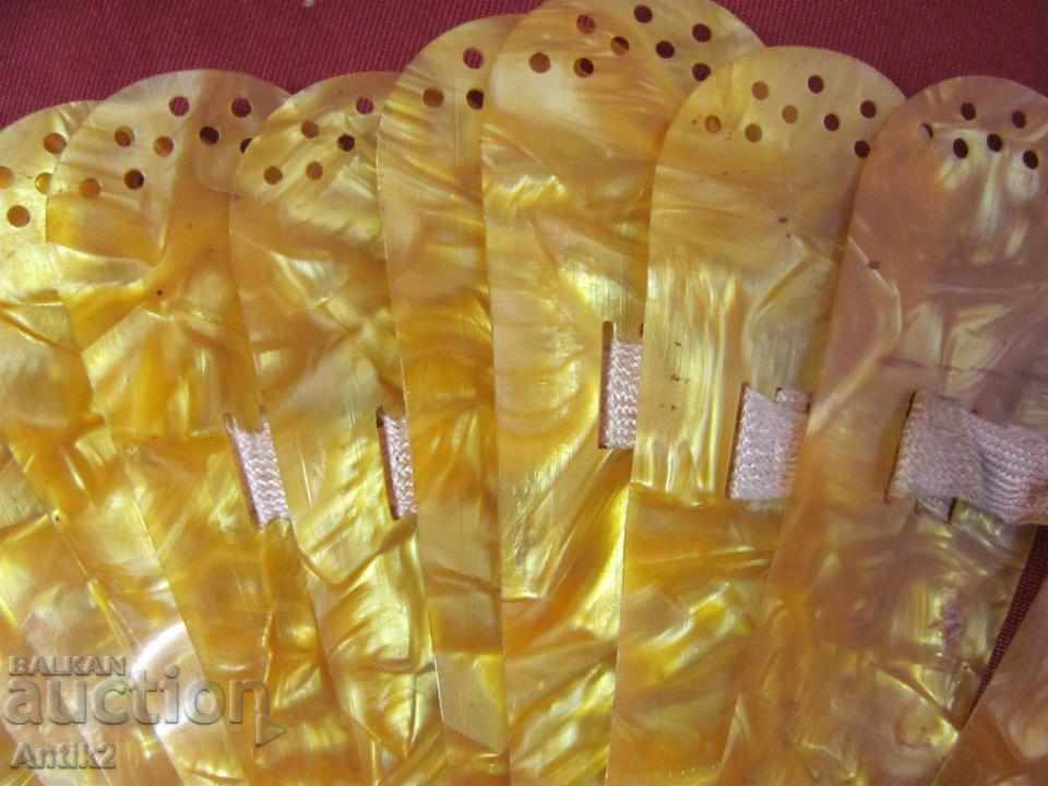 Delivery of The 40 Women's Celluloid Fans Delivery of The 40 Women's Celluloid Fans