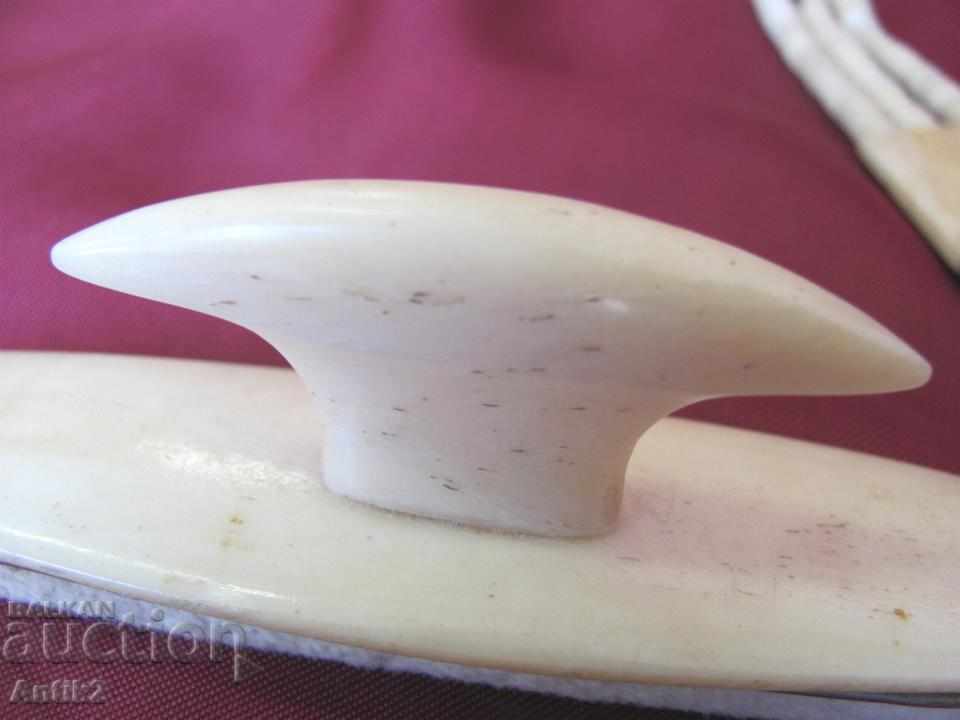 Licitație 30 Accesorii doamnelor din colier osoasă și fișiere unghii Licitație 30 Accesorii doamnelor din colier osoasă și fișiere unghii