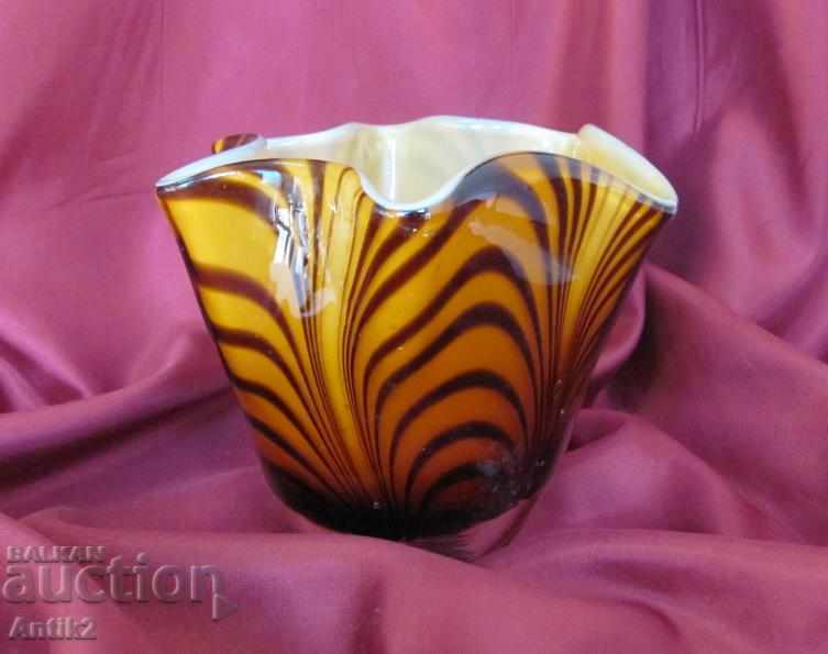 Livrarea Vaza veche de sticlă de cristal, Cupa Livrarea Vaza veche de sticlă de cristal, Cupa