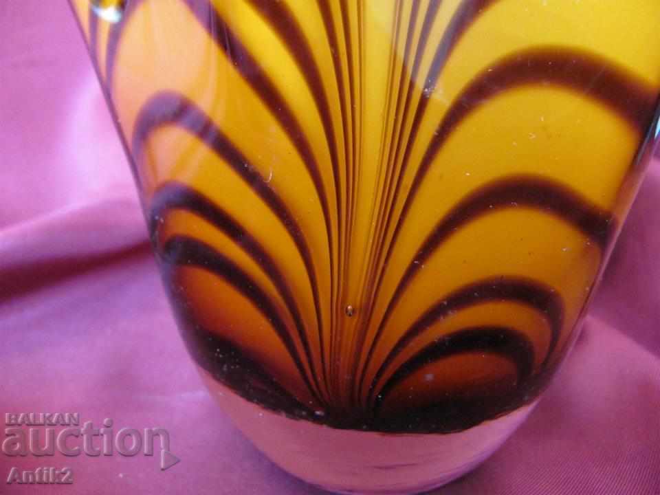 Vaza veche de sticlă de cristal, Cupa - 5 Vaza veche de sticlă de cristal, Cupa - 5