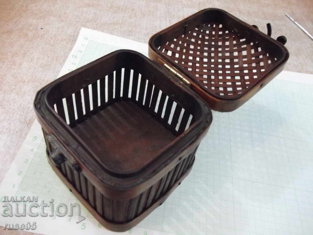 Κουτί με κάλυμμα λυγαριάς με τιμή 7.00 BGN | € 3.58 Κουτί με κάλυμμα λυγαριάς με τιμή 7.00 BGN | € 3.58