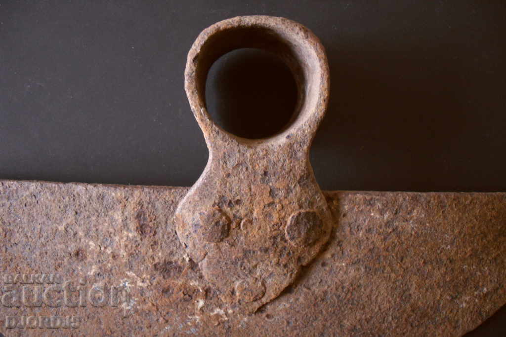 Аукцион Стара кована мотика, нитове Аукцион Стара кована мотика, нитове