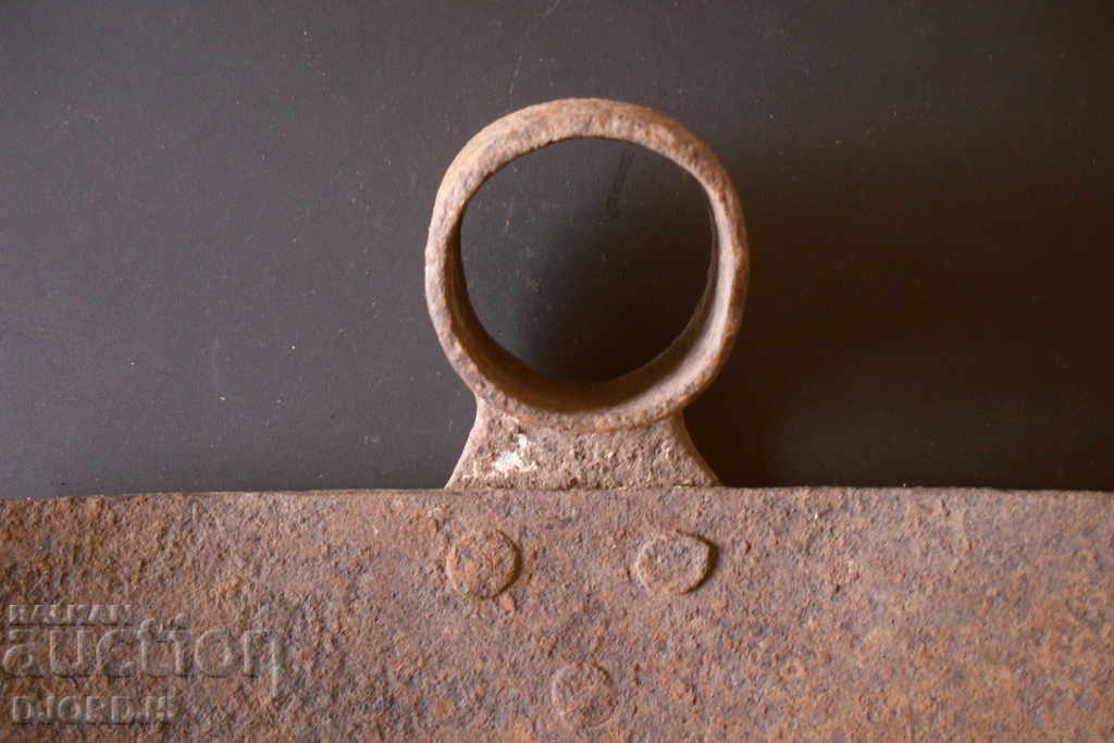 Доставка на Стара кована мотика, нитове Доставка на Стара кована мотика, нитове