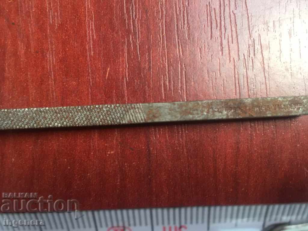 PILĂ PĂTRATĂ 4 MM CU CENTRU INSTRUMENT cu preț € 4.00 | 7.82 BGN PILĂ PĂTRATĂ 4 MM CU CENTRU INSTRUMENT cu preț € 4.00 | 7.82 BGN