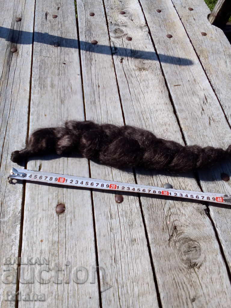 Shallow artificial hair with price 10.00 BGN | € 5.11