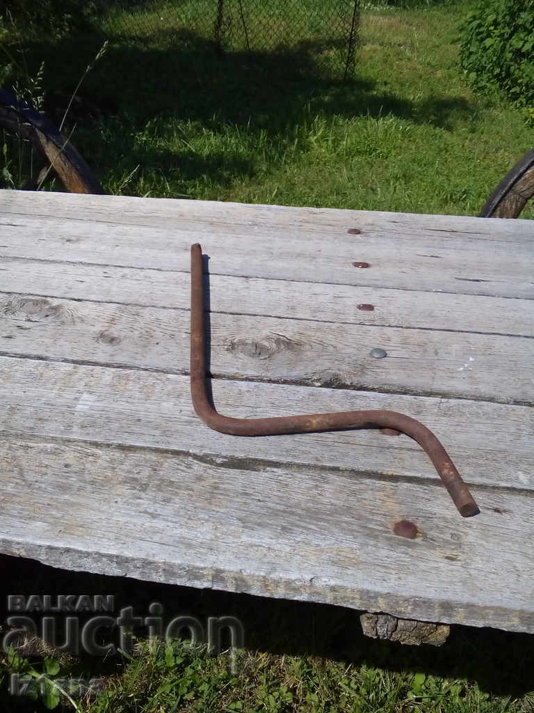 Livrarea Manivelă veche pentru automobil Livrarea Manivelă veche pentru automobil