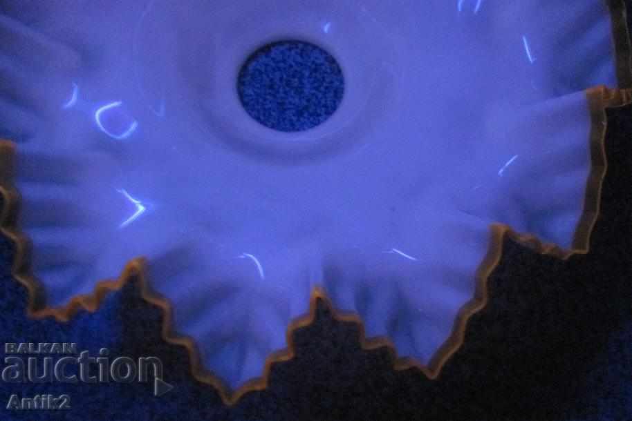 Delivery of The 30 Art Deco Oranium Warm Crystal Glass Lampion