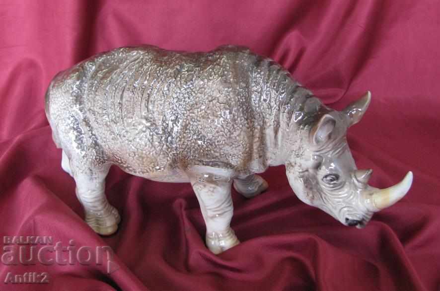 Delivery of 20 Porcelain Figure - Rhinoceros Large Delivery of 20 Porcelain Figure - Rhinoceros Large