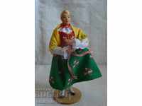 Ръчно изработена кукла в национална носия Полша
