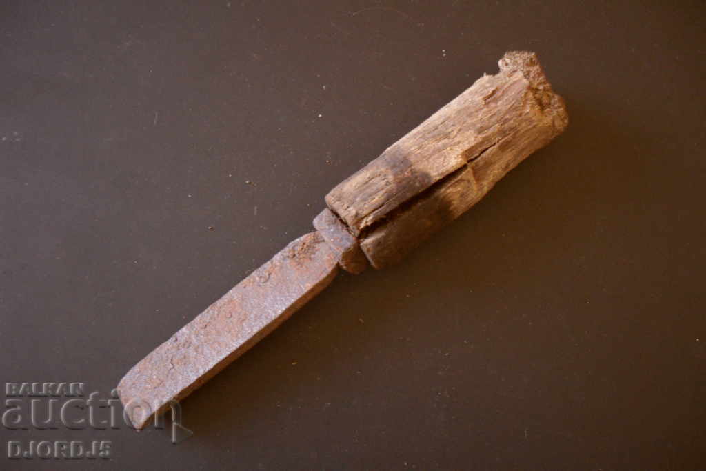Auction An old carving chisel Auction An old carving chisel