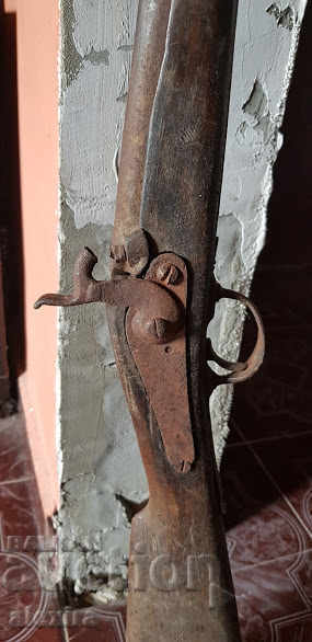 Veche pușcă de percuție, euzalie, țeavă de luptă, pat cu preț € 395.00 | 772.55 BGN Veche pușcă de percuție, euzalie, țeavă de luptă, pat cu preț € 395.00 | 772.55 BGN