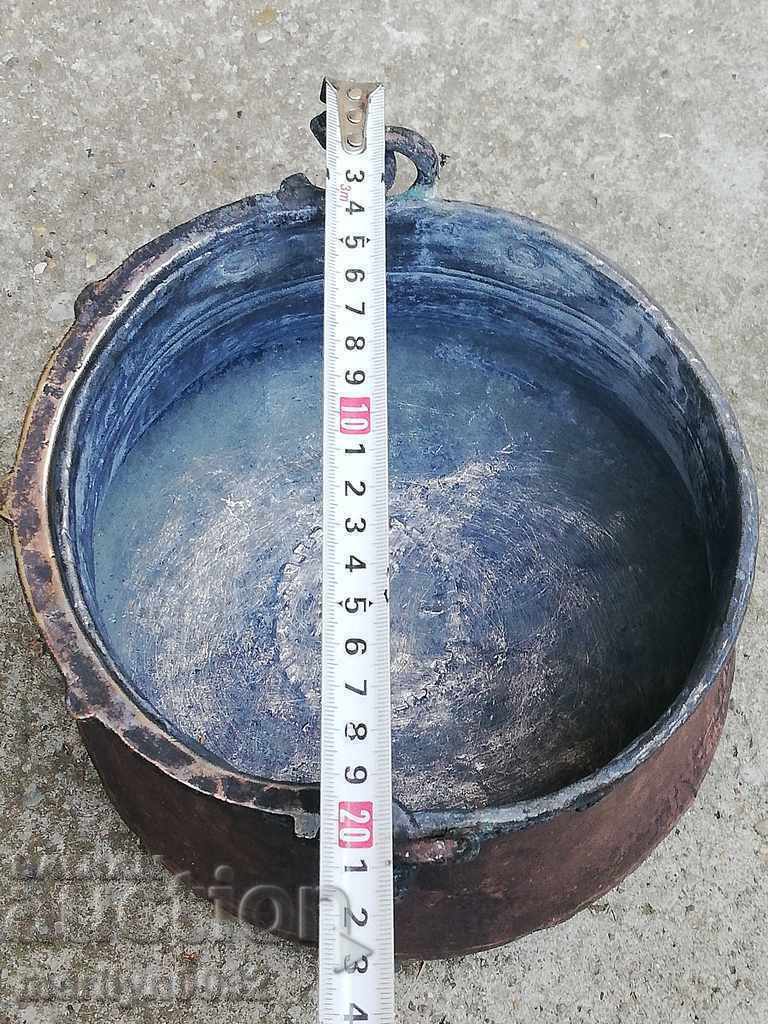 Old copper kettle, copper, cauldron, cauldron, copper vessel with price 76.00 BGN | € 38.86 Old copper kettle, copper, cauldron, cauldron, copper vessel with price 76.00 BGN | € 38.86