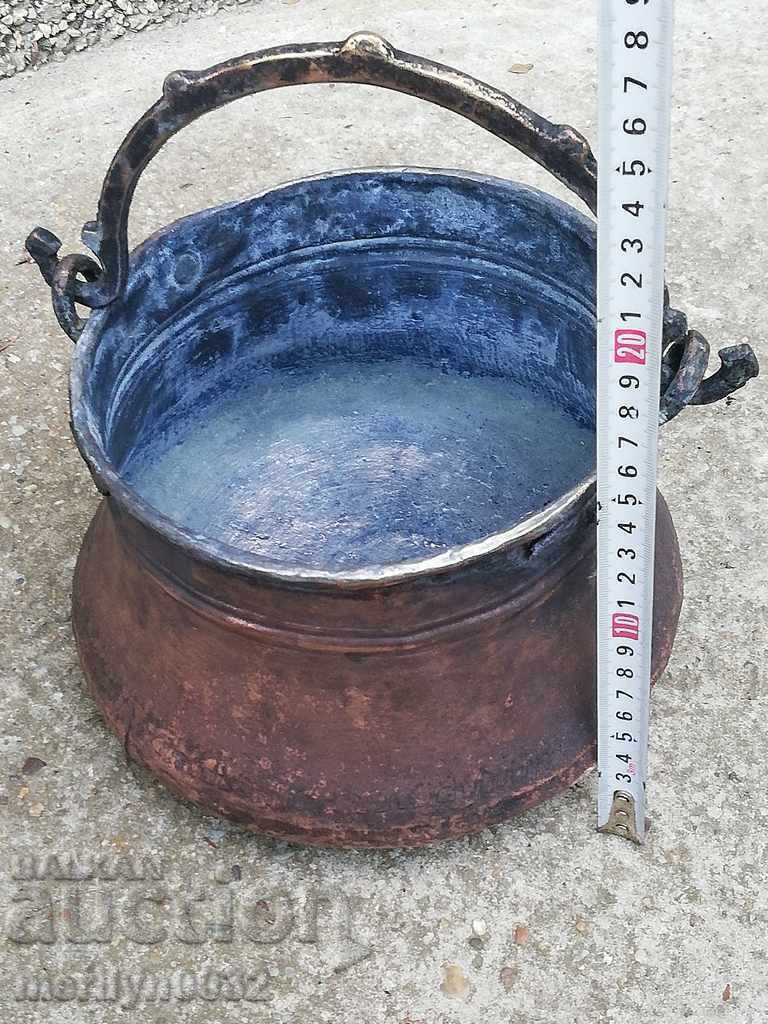 Auction Old copper kettle, copper, cauldron, cauldron, copper vessel Auction Old copper kettle, copper, cauldron, cauldron, copper vessel