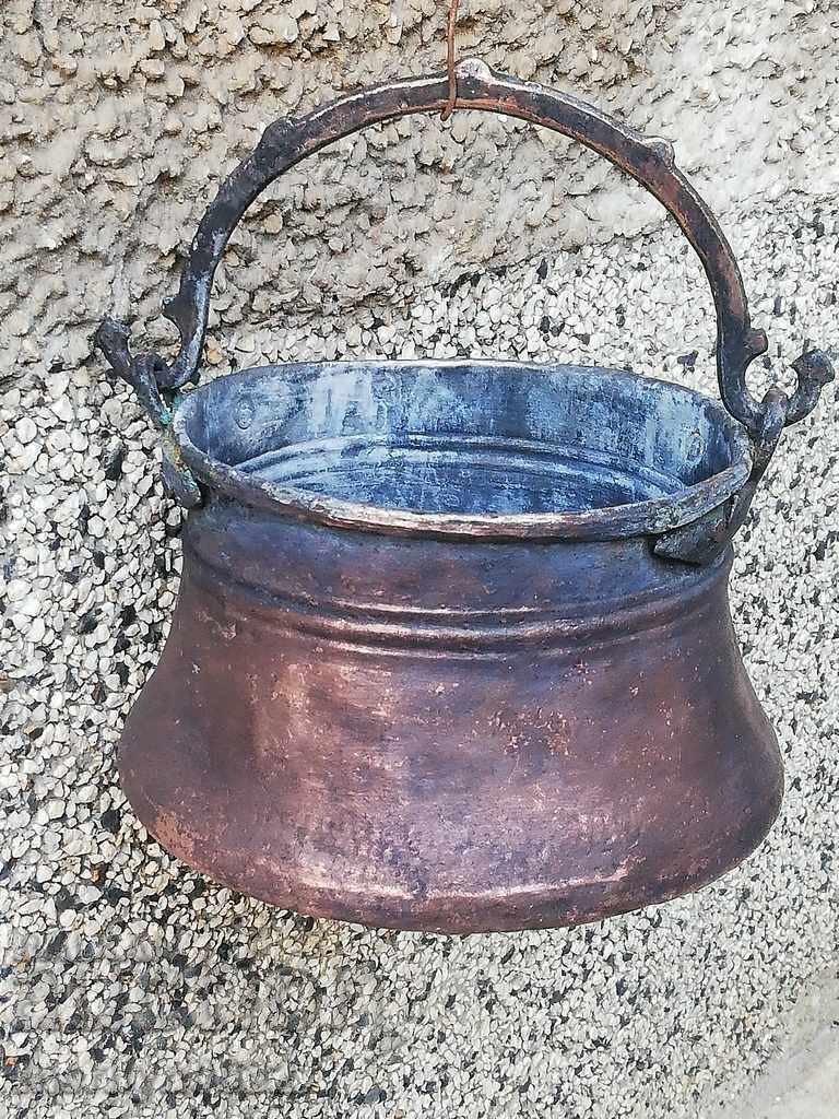 Old copper kettle, copper, cauldron, cauldron, copper vessel