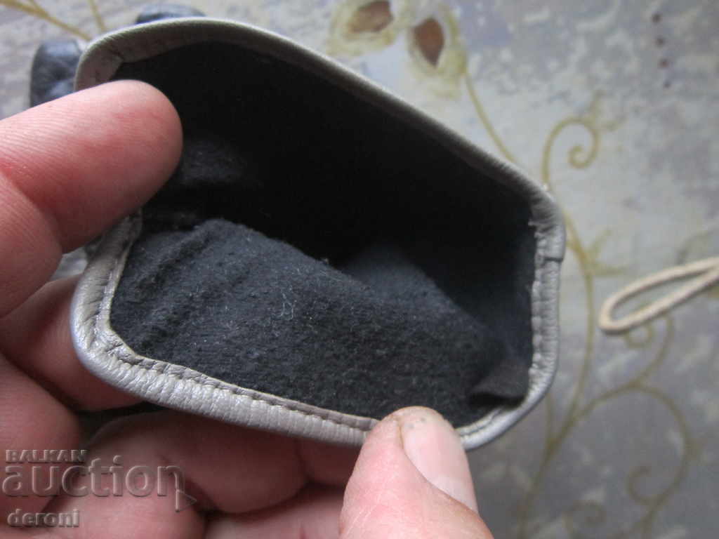 Delivery of Ladies leather gloves Delivery of Ladies leather gloves