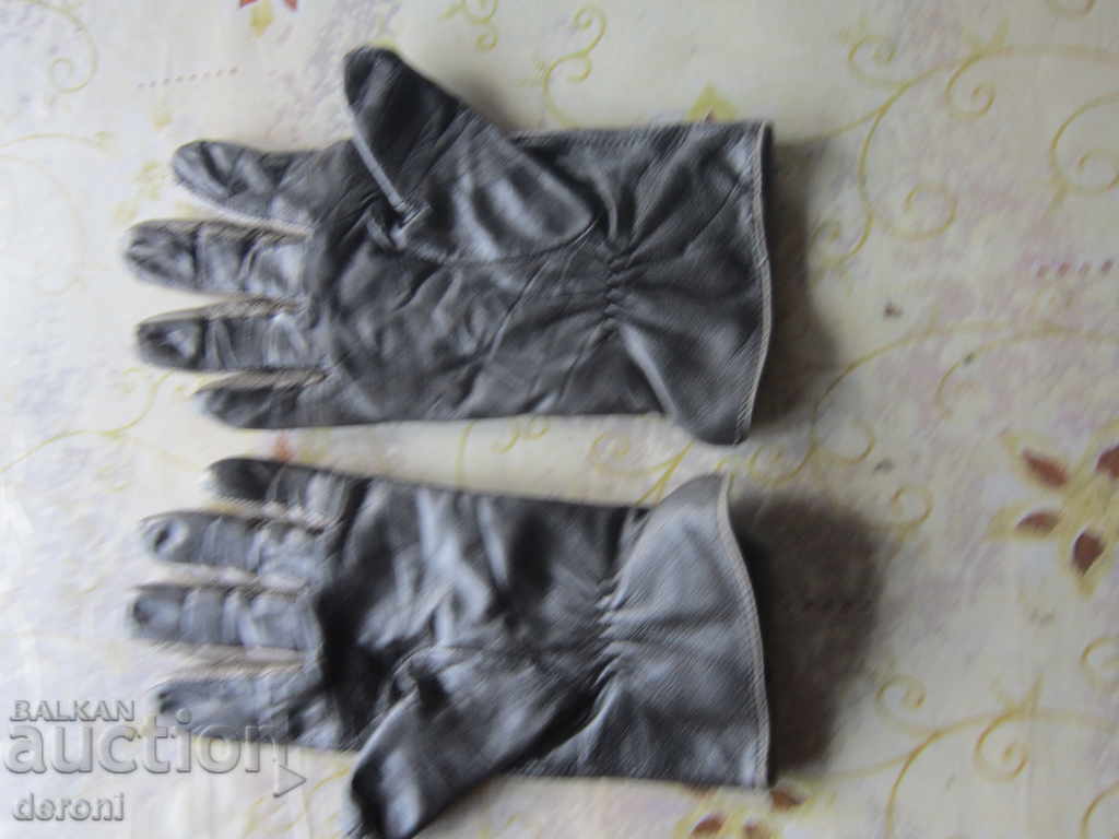 Ladies leather gloves - 6 Ladies leather gloves - 6