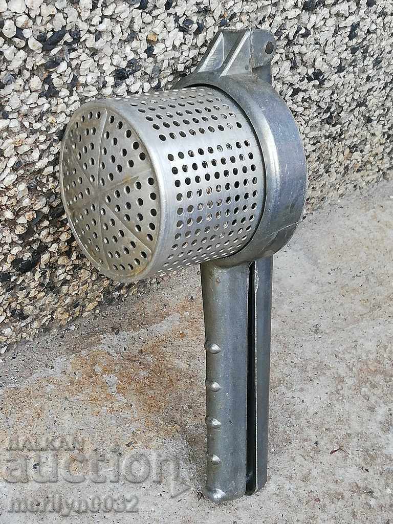 Press for potatoes tomatoes bananas with price 33.00 BGN | € 16.87 Press for potatoes tomatoes bananas with price 33.00 BGN | € 16.87