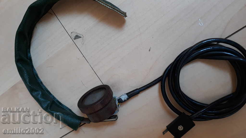 Слущалка телефонистка или радистка ретро соц с цена 9.00 лв. | € 4.60 Слущалка телефонистка или радистка ретро соц с цена 9.00 лв. | € 4.60