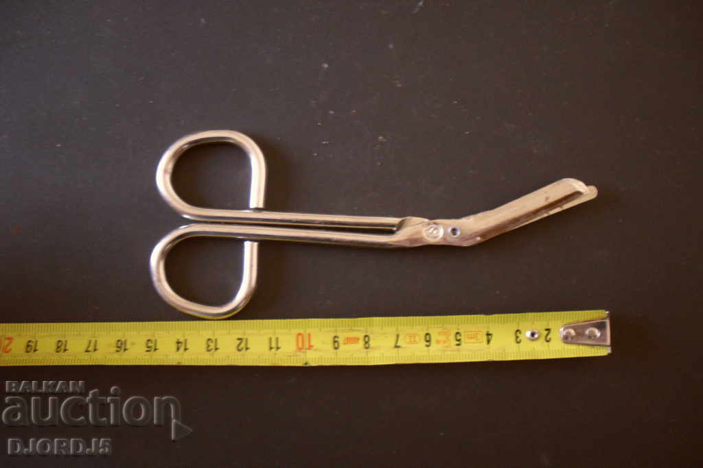 Delivery of Specialized scissors marked