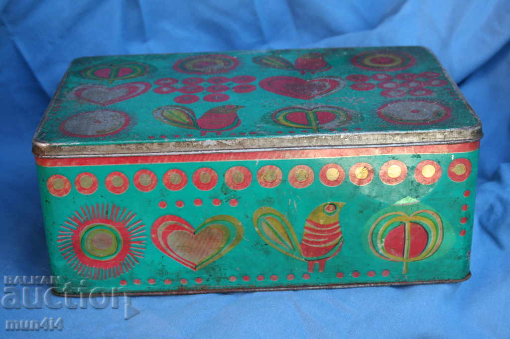 Authentic old steel sheet packing box