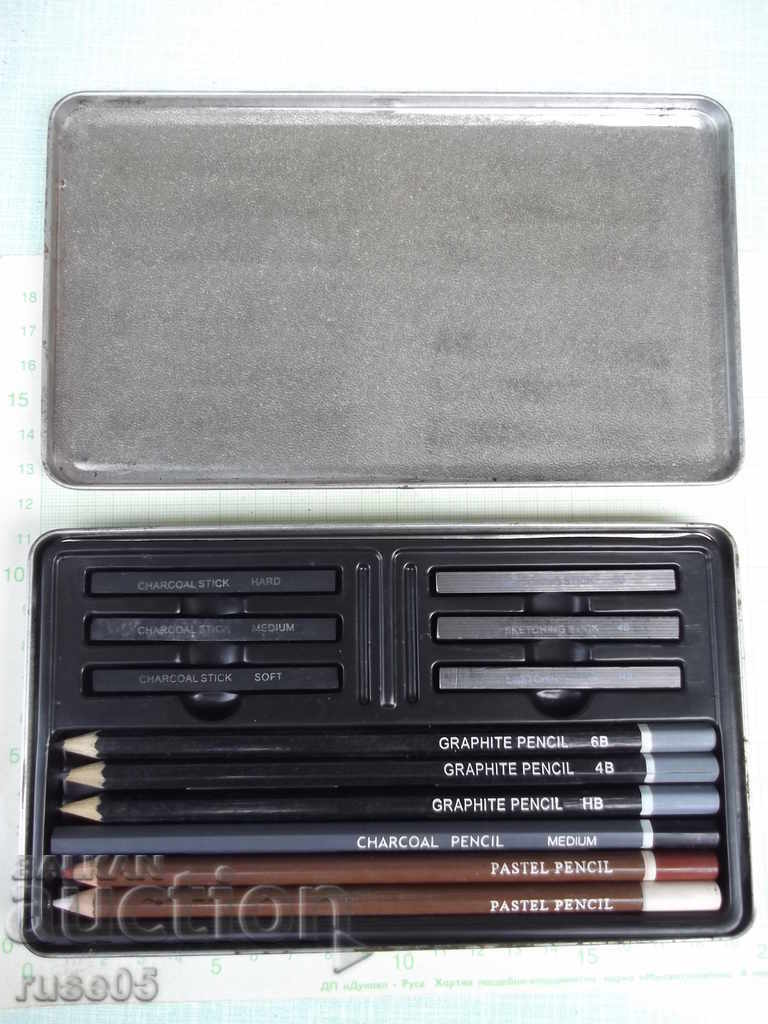 Graphite rectangular and pencils for drawing set