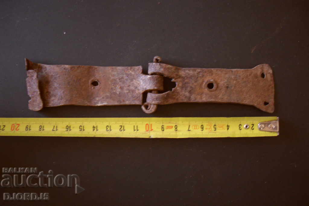 Old forged hinge with price 1.00 BGN | € 0.51 Old forged hinge with price 1.00 BGN | € 0.51
