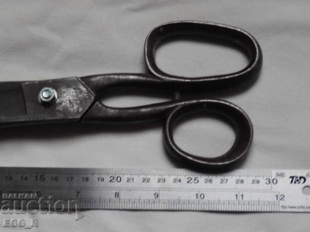 Old abaji scissors with price 30.00 BGN | € 15.34