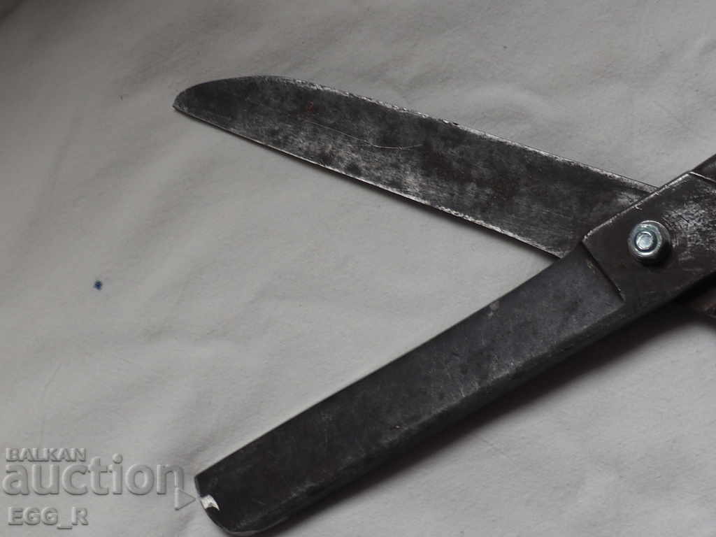 Delivery of Old abaji scissors