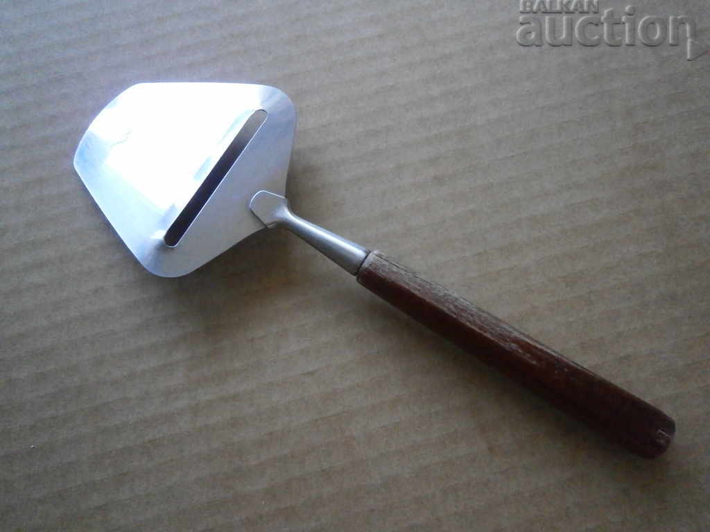 Vintage Retro Household Tool with price 10.00 BGN | € 5.11 Vintage Retro Household Tool with price 10.00 BGN | € 5.11