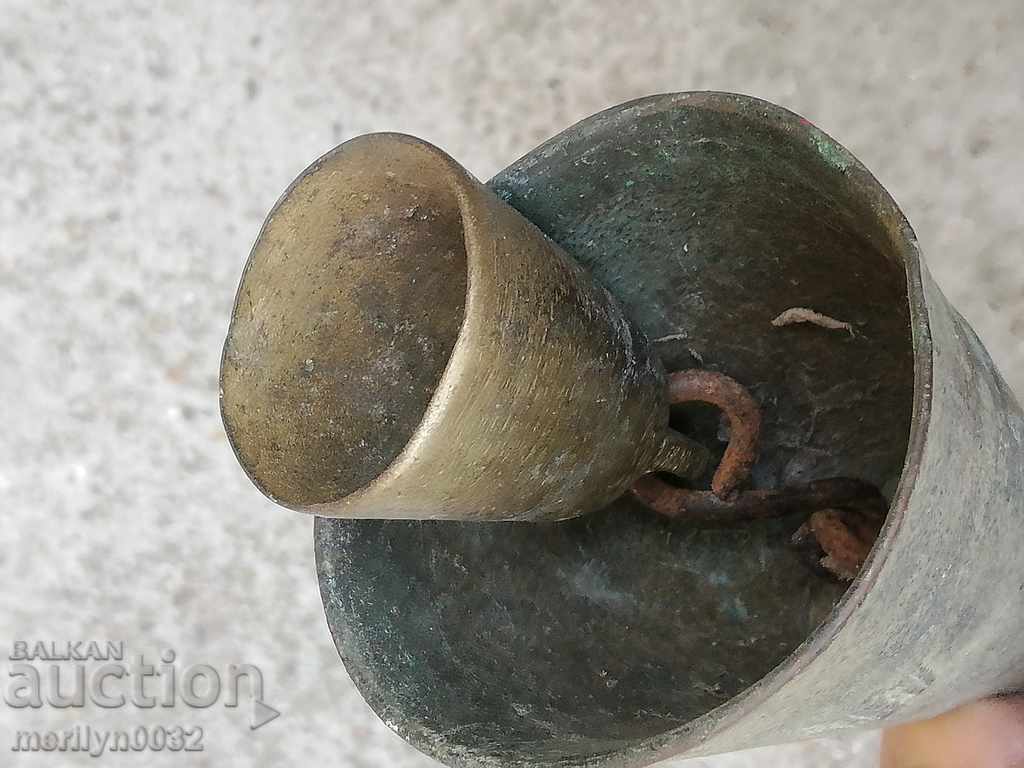 Ottoman bronze vat, bell, bell, tumbler - 6 Ottoman bronze vat, bell, bell, tumbler - 6
