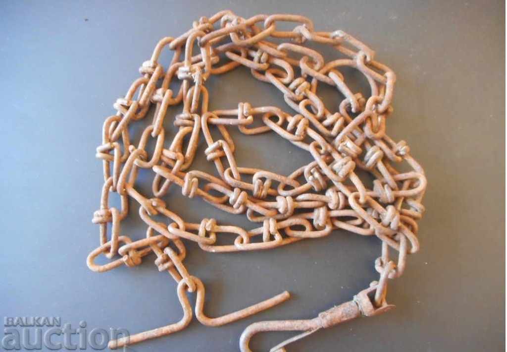 Auction Old forged chain, 1.80 m Auction Old forged chain, 1.80 m