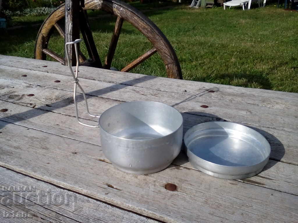 Auction Old aluminum box Auction Old aluminum box