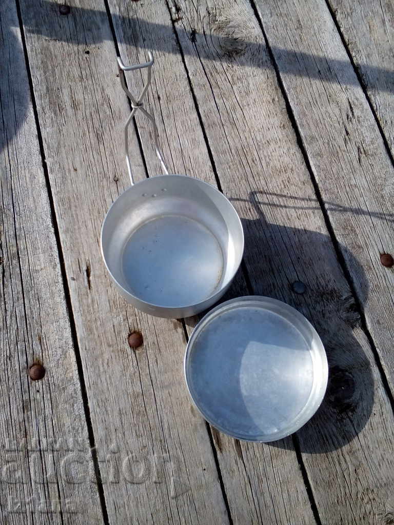 Delivery of Old aluminum box Delivery of Old aluminum box